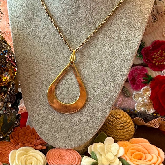 Vintage Sarah Coventry Gold Retro Pendant Necklace - Picture 1 of 7